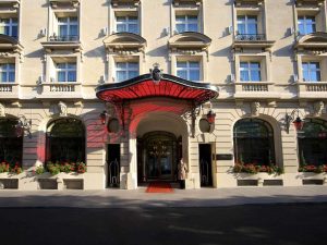 Khách sạn 5 sao Royal Monceau