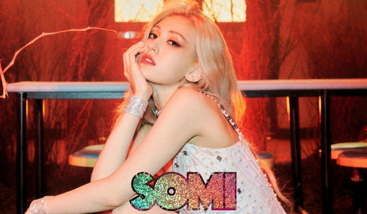 Somi chính thức comeback solo với Dumb Dumb vào 2/8