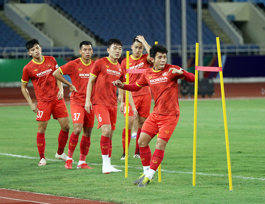Cầu thủ tuyển Việt Nam gặp chấn thương